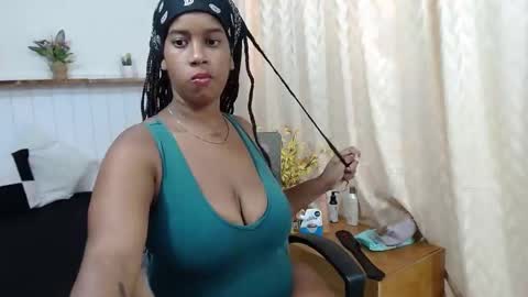 Snapshot of canelafierce chatting on February 19, 2025, 9:25 pm canelafierce online show from February 19, 2025, 9:25 pm