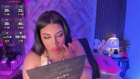 GABRIELA LOPEZ online show from November 1, 2025, 4:14 am