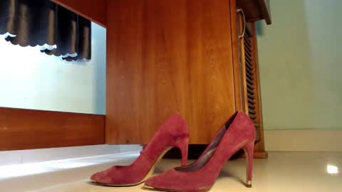 Miss Di online show from April 18, 2026, 7:56 am