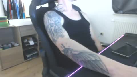 Snapshot of capoo89 chatting on December 2, 2024, 5:37 pm Chriz online show from December 2, 2024, 5:37 pm