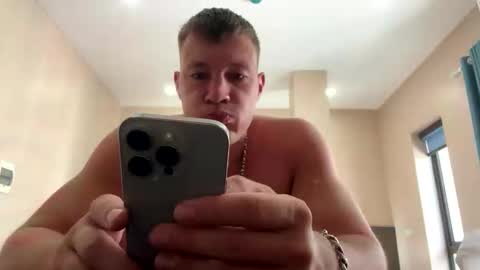 Snapshot of capt_oliver chatting on September 12, 2025, 5:29 am follow my twitter  online show from September 12, 2025, 5:29 am