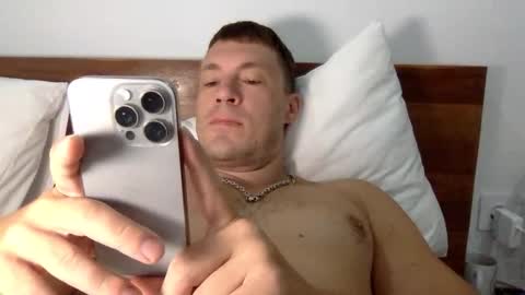 Snapshot of capt_oliver chatting on September 27, 2025, 4:28 am follow my twitter  online show from September 27, 2025, 4:28 am