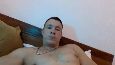 Snapshot of capt_oliver chatting on October 5, 2025, 5:39 am follow my twitter  online show from October 5, 2025, 5:39 am