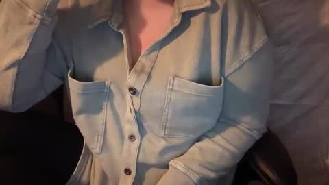 Cara Bou online show from December 2, 2025, 10:27 pm