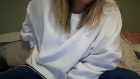 Cara Bou online show from December 16, 2025, 10:37 pm