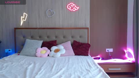 Snapshot of caramelstorm chatting on April 28, 2026, 2:27 am Lana online show from April 28, 2026, 2:27 am