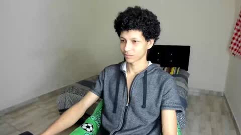 Snapshot of cardrey05 chatting on December 3, 2024, 1:08 am Carlos and Cristian online show from December 3, 2024, 1:08 am
