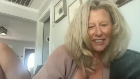 Snapshot of carebear5719 chatting on March 21, 2026, 5:27 pm carebear5719 online show from March 21, 2026, 5:27 pm