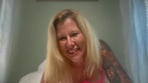 Snapshot of carebear5719 chatting on June 24, 2026, 8:52 pm carebear5719 online show from June 24, 2026, 8:52 pm