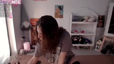 NONA    follow online show from January 18, 2025, 7:17 am