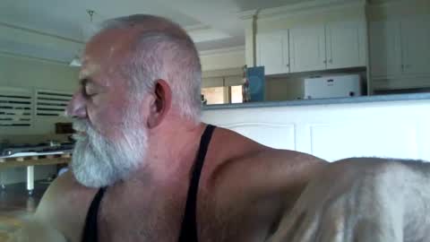 C A Rey online show from November 23, 2025, 3:39 am