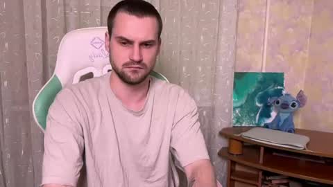 Snapshot of cari_2you chatting on June 17, 2026, 6:42 pm Cari online show from June 17, 2026, 6:42 pm