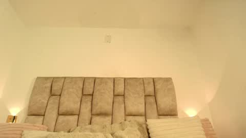 carina_lopezres online show from July 8, 2026, 12:20 pm