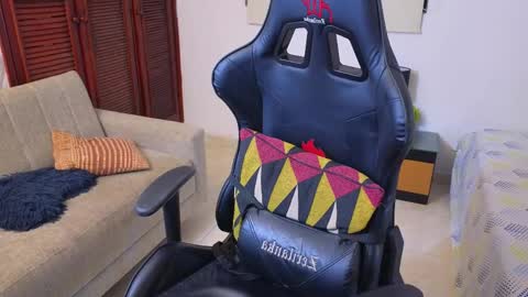 carl_dixon online show from May 27, 2026, 1:57 am
