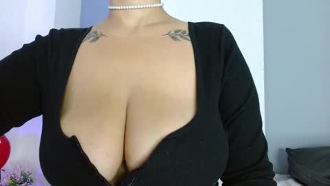 Snapshot of carla_beer chatting on April 25, 2026, 11:24 am Carla online show from April 25, 2026, 11:24 am