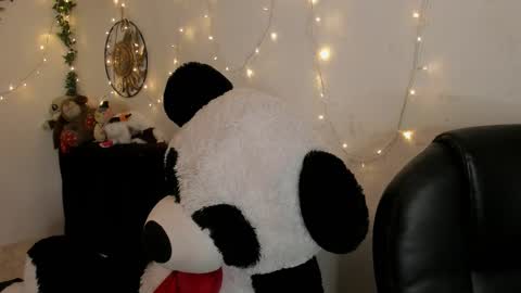 Carla online show from December 15, 2025, 3:55 am