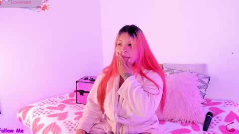 Snapshot of carla_wet18 chatting on October 1, 2025, 12:33 pm Carla Wet18 online show from October 1, 2025, 12:33 pm