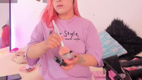 Snapshot of carla_wet18 chatting on October 28, 2025, 1:14 pm Carla Wet18 online show from October 28, 2025, 1:14 pm