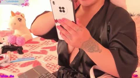 Snapshot of carla_wet18 chatting on January 11, 2026, 5:01 am Carla Wet18 online show from January 11, 2026, 5:01 am