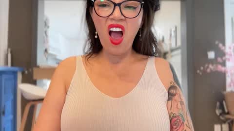 Carla Connor online show from October 10, 2025, 8:57 am