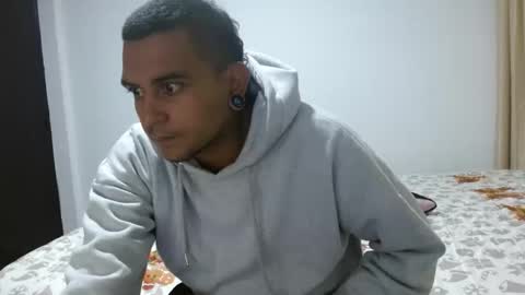 carlandelli1 online show from December 3, 2025, 3:03 am