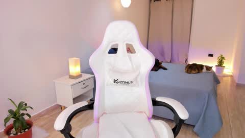 Alejandra online show from December 19, 2025, 1:56 am