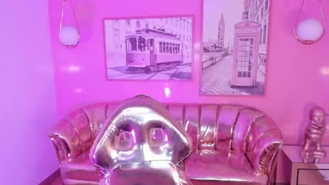 CARLYE   online show from March 6, 2025, 2:29 pm