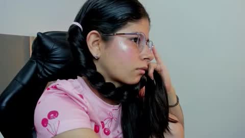 C A R L I N A online show from November 11, 2025, 12:27 pm