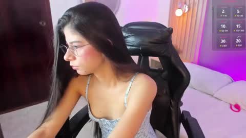 Snapshot of carlina_15 chatting on May 29, 2026, 12:25 pm C A R L I N A online show from May 29, 2026, 12:25 pm