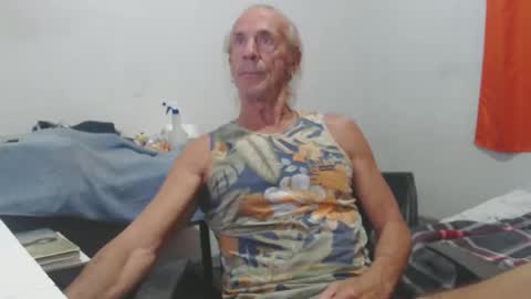Snapshot of carlos2557 chatting on May 2, 2026, 2:38 am carlos online show from May 2, 2026, 2:38 am