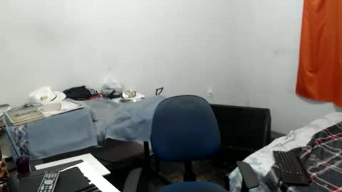Snapshot of carlos2557 chatting on May 27, 2026, 1:57 am carlos online show from May 27, 2026, 1:57 am
