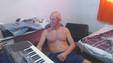 Snapshot of carlos2557 chatting on May 31, 2026, 3:08 pm carlos online show from May 31, 2026, 3:08 pm