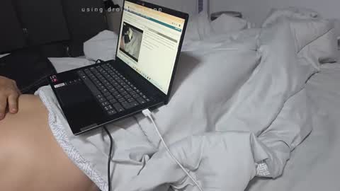 carlosmature online show from April 12, 2026, 12:43 pm