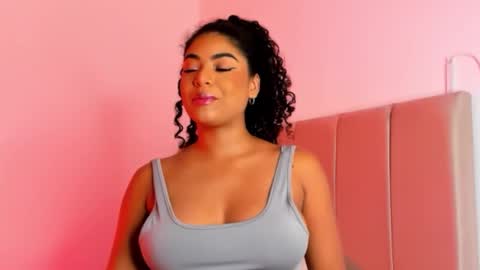 Snapshot of carlymonroee_ chatting on January 16, 2026, 9:19 pm Littlecarly online show from January 16, 2026, 9:19 pm