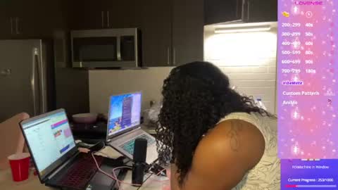 Snapshot of carmencash_ chatting on June 20, 2026, 1:19 am Carmen Cash online show from June 20, 2026, 1:19 am