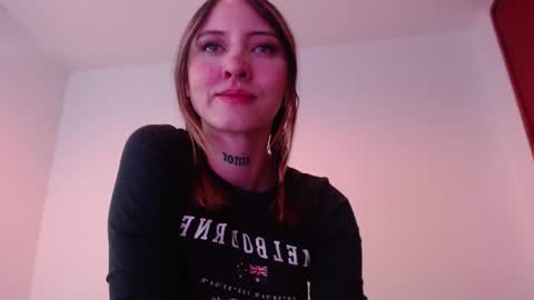 carmennrusso online show from February 26, 2025, 12:05 am