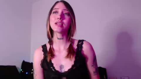 carmennrusso online show from October 10, 2025, 8:41 pm