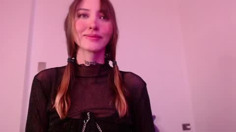 carmennrusso online show from May 3, 2026, 3:29 pm