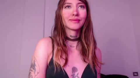 Snapshot of carmennrusso chatting on June 1, 2026, 8:54 pm carmennrusso online show from June 1, 2026, 8:54 pm
