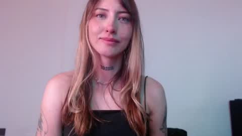 carmennrusso online show from July 14, 2026, 2:05 am