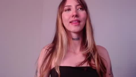 carmennrusso online show from July 29, 2026, 4:27 pm