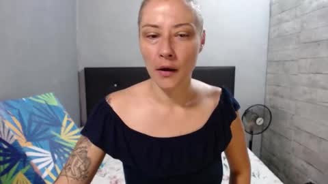 Snapshot of caro_milf_ chatting on September 11, 2025, 7:03 pm Caro milf online show from September 11, 2025, 7:03 pm