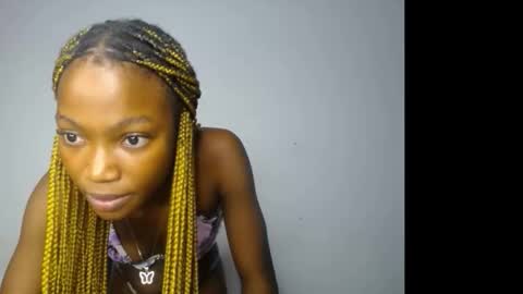 Snapshot of carobaby8 chatting on November 10, 2025, 6:18 pm caroline online show from November 10, 2025, 6:18 pm