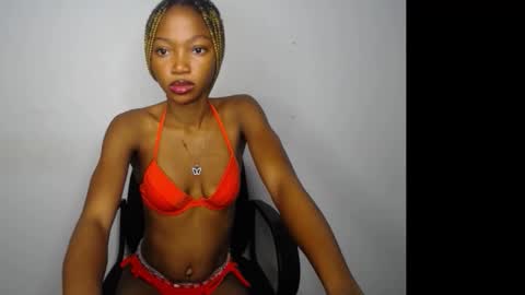 Snapshot of carobaby8 chatting on November 18, 2025, 5:01 am caroline online show from November 18, 2025, 5:01 am