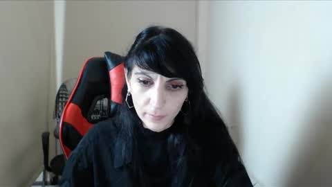 Snapshot of carol_mathevs chatting on November 4, 2025, 7:18 am Carol Mathevs online show from November 4, 2025, 7:18 am