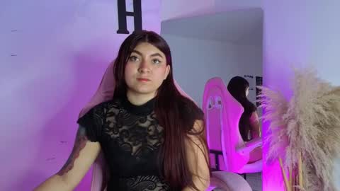 Snapshot of carolay759687 chatting on September 11, 2025, 4:34 am carolay759687 online show from September 11, 2025, 4:34 am