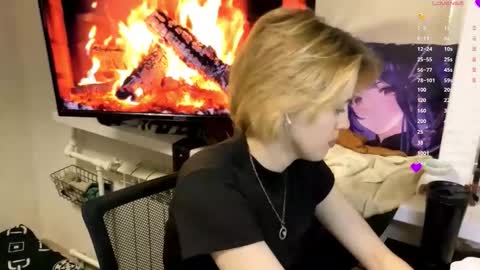 Snapshot of carolcaci chatting on November 27, 2025, 8:16 am Call me Carol online show from November 27, 2025, 8:16 am