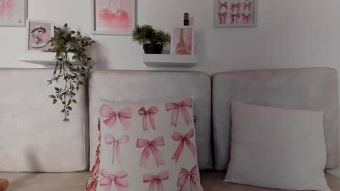 Carolina  online show from March 9, 2025, 2:50 am