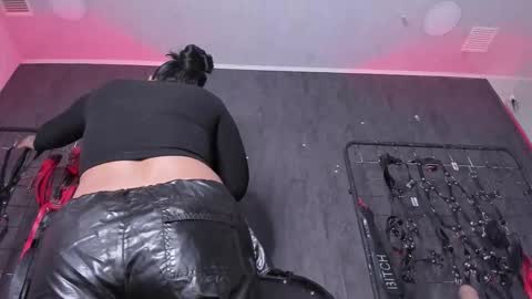 carolina online show from November 3, 2025, 7:59 pm