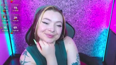 Snapshot of carolinareaperr chatting on September 9, 2025, 9:42 am Ask me better xx online show from September 9, 2025, 9:42 am